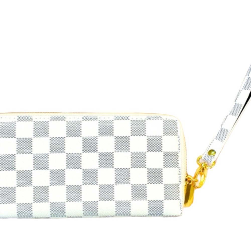 🔹BRAND NEW Gray and White Checkered Matching Wristlet Wallet!🔹